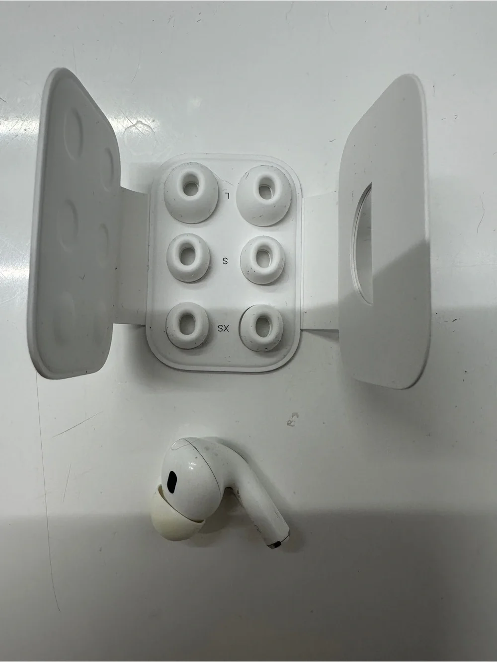 Apple AirPods Pro 2nd generation replacement right side only - A2698 new eartip